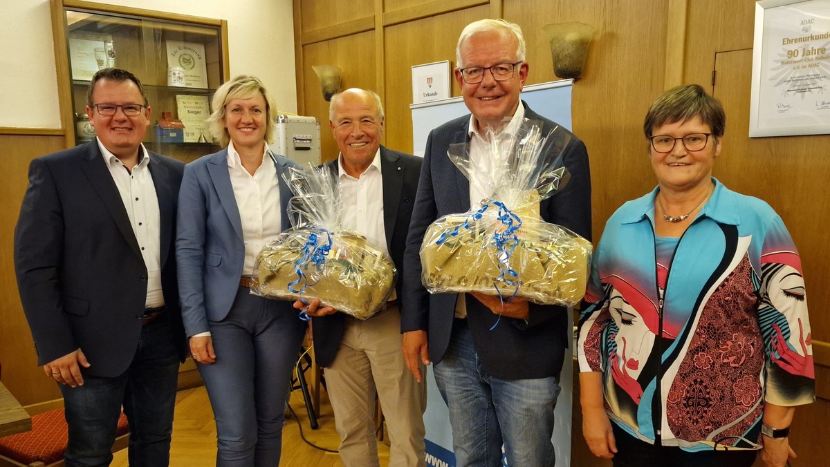 MdL Petra Högl und CSU-Vorsitzende Johanna Frischeisen mit den Gästen Andreas Diermeier (li.), Alfred Gaffal und Thomas Kreuzer (re.)