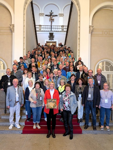 120 Gste aus dem Landkreis besuchten Kelheims Abgeordnete Petra Hgl im Maximilianeum, dem Sitz des Bayerischen Landtages (Foto: Stefan Scheuerer)